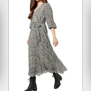 Buffalo David Bitton NWT blue leopard dress